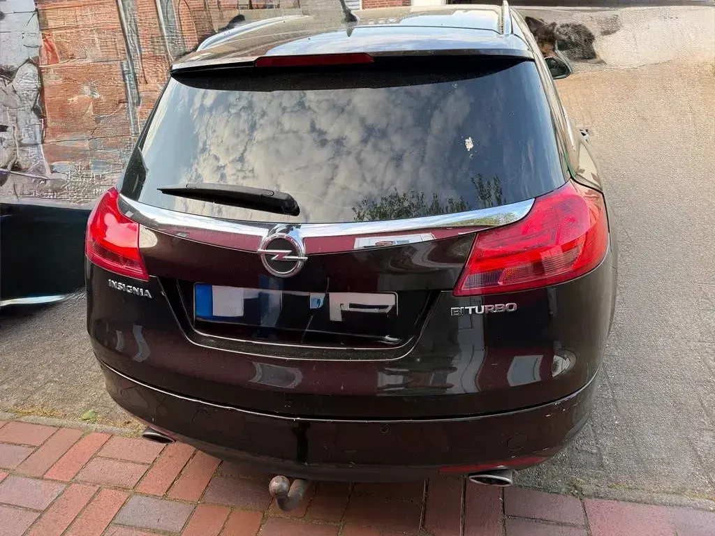 Gebraucht Opel Insignia 194 PS (142 kW) 2013 Braun Kombi