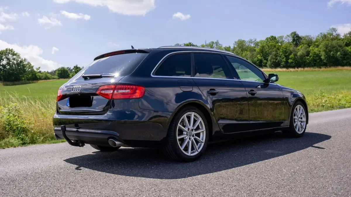 Gebraucht Audi A4 Performance 245 PS (180 kW) 2014 Blau Kombi