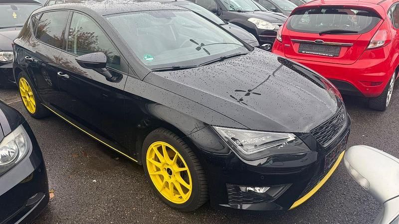 Phantomschwarz/universo black Gebraucht 2014 Seat Leon FR Limousine | 9.199 € (Fairer Preis) - Bild 1/4