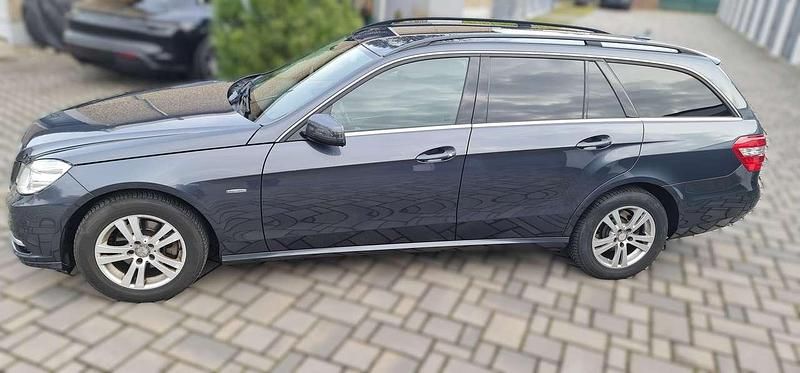 Gebraucht Mercedes E220 170 PS (125 kW) 2012 Grau Kombi