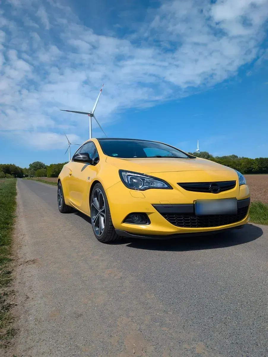 Gebraucht Opel Astra GTC 170 PS (125 kW) 2015 Gelb Limousine