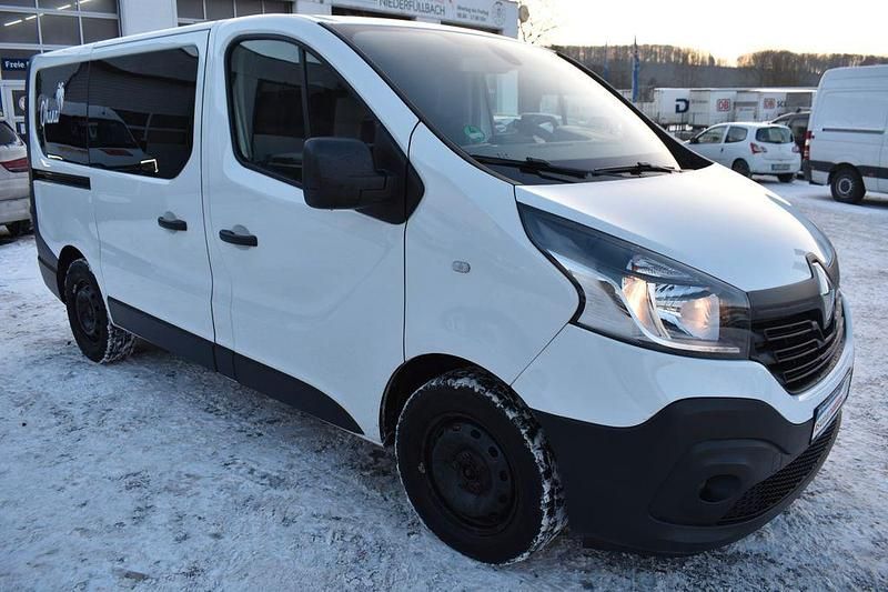 Gebraucht Renault Trafic Expression 125 PS (91 kW) 2017 Weiß Van / Kleinbus