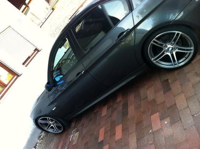 Gebraucht BMW 318 166 PS (122 kW) 2006 Grau metallic Limousine