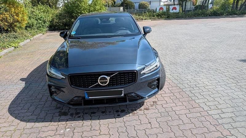 Gebraucht Volvo S60 Ultimate 250 PS (183 kW) 2023 Blau Limousine