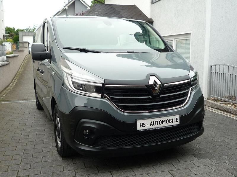 Gebraucht Renault Trafic 145 PS (106 kW) 2021 Grau Van / Kleinbus