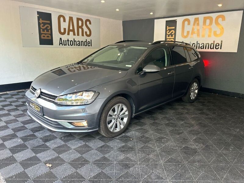 Grau Gebraucht 2019 VW Golf VII Comfortline Kombi | 8.400 € (Superpreis) - Bild 1/4