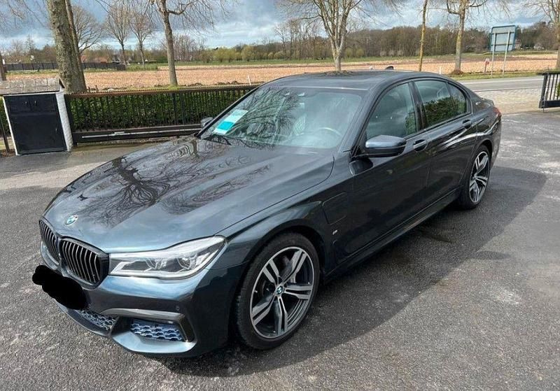 Gebraucht BMW 740 iPerformance 326 PS (239 kW) 2017 Schwarz Limousine