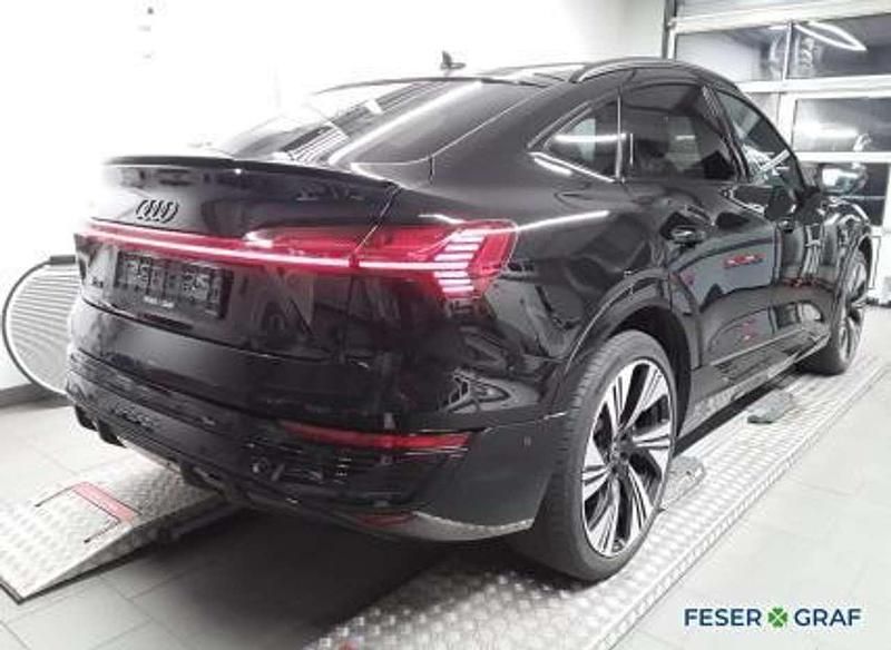 Gebraucht Audi Q8 e-tron Ambiente 250 kW (340 PS) 2023 Mythosschwarz metallic SUV