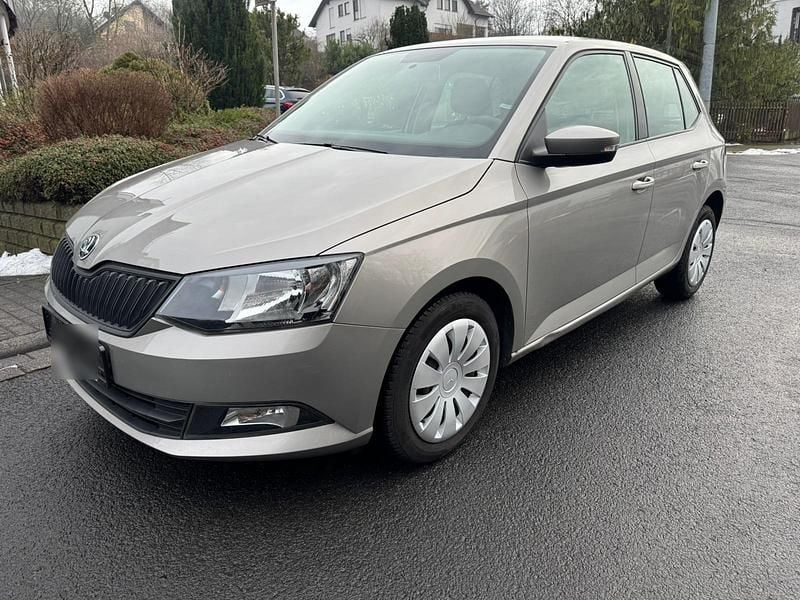 Grau Gebraucht 2017 Skoda Fabia Cool Plus Kombi | 6.400 € (Superpreis) - Bild 1/4