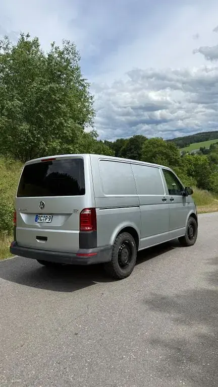 Gebraucht VW Transporter 150 PS (110 kW) 2016 Silber Van