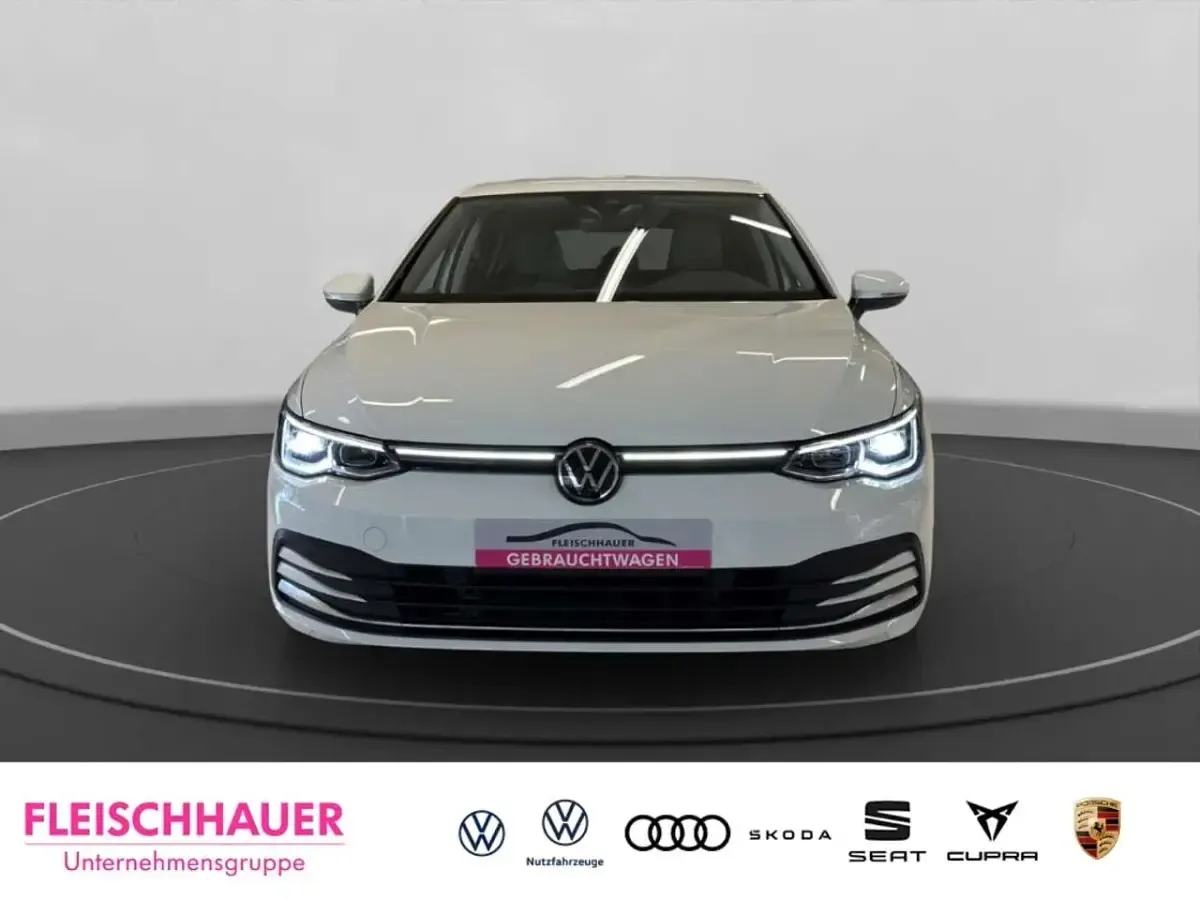 Gebraucht VW Golf VIII Style 150 PS (110 kW) 2024 Weiss Limousine