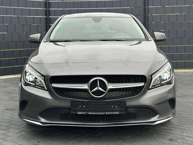 Gebraucht Mercedes CLA200 136 PS (100 kW) 2019 Mountaingrau Kombi