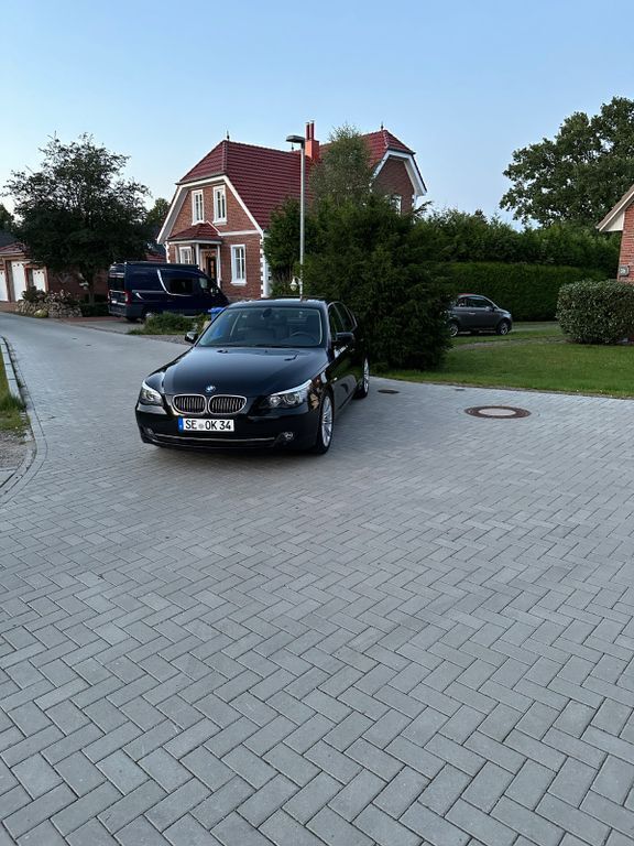 Schwarz Gebraucht 2008 BMW 525 Limousine | 12.500 € - Bild 1/4