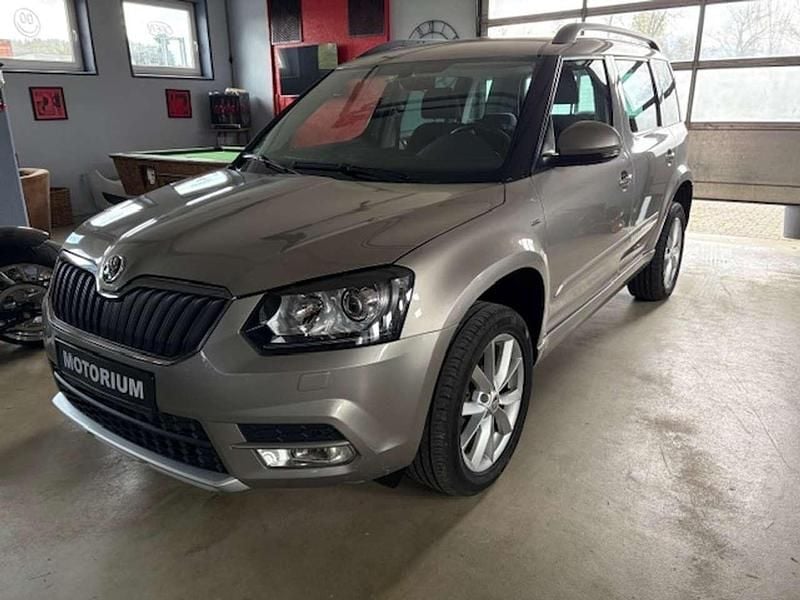 Usado Skoda Yeti Joy 150 HP (110 kW) 2017 Bege SUV