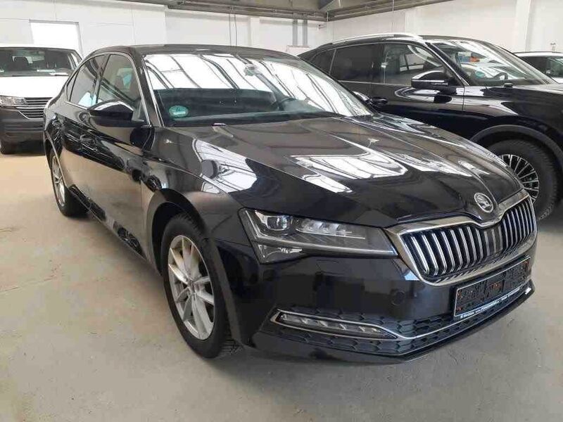 Schwarz Gebraucht 2022 Skoda Superb Style Limousine | 23.490 € (Fairer Preis) - Bild 1/4
