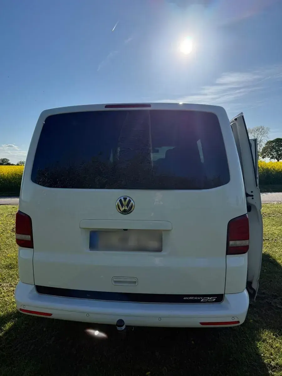 Gebraucht VW Multivan Edition 179 PS (131 kW) 2013 Weiß Van / Kleinbus