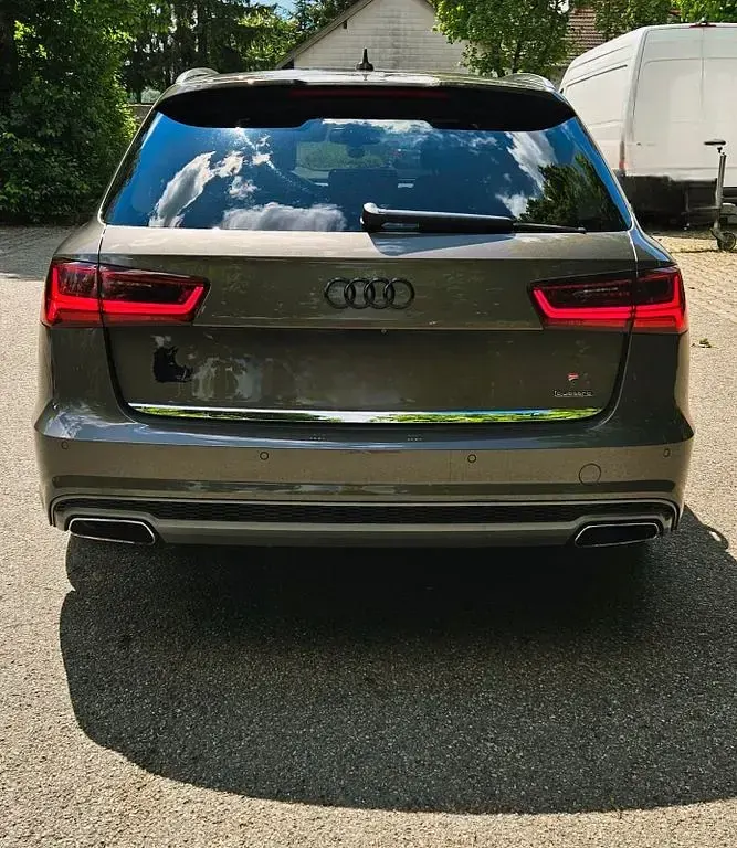 Używany Audi A6 Ambiente 333 KM (244 kW) 2015 Szary Kombi