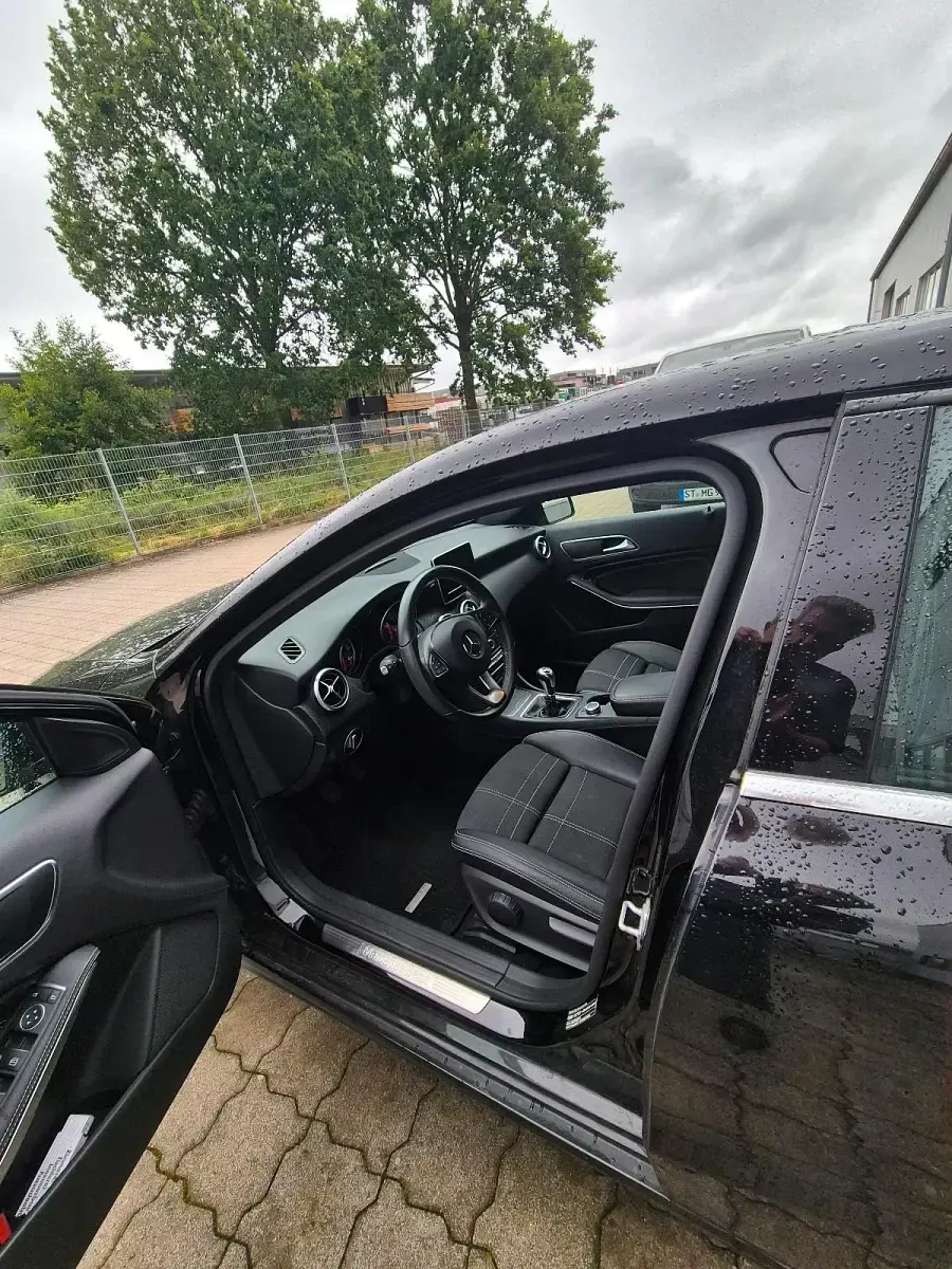 Gebraucht Mercedes A160 102 PS (75 kW) 2016 Schwarz Kleinwagen