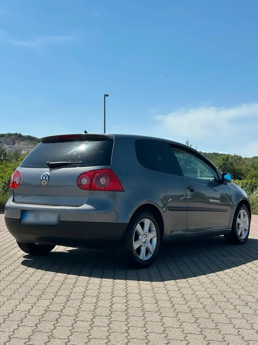 Gebraucht VW Golf V 80 PS (58 kW) 2007 Silber Coupé