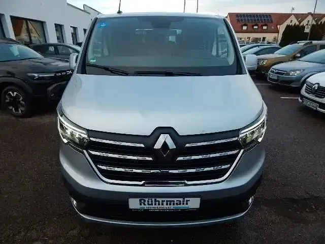 Gebraucht Renault Trafic Life 170 PS (125 kW) 2024 Grau Van / Kleinbus