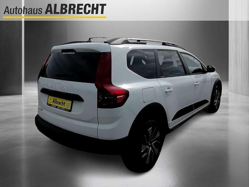 Gebraucht Dacia Jogger Expression 110 PS (80 kW) 2025 Arktisweiß Van / Kleinbus