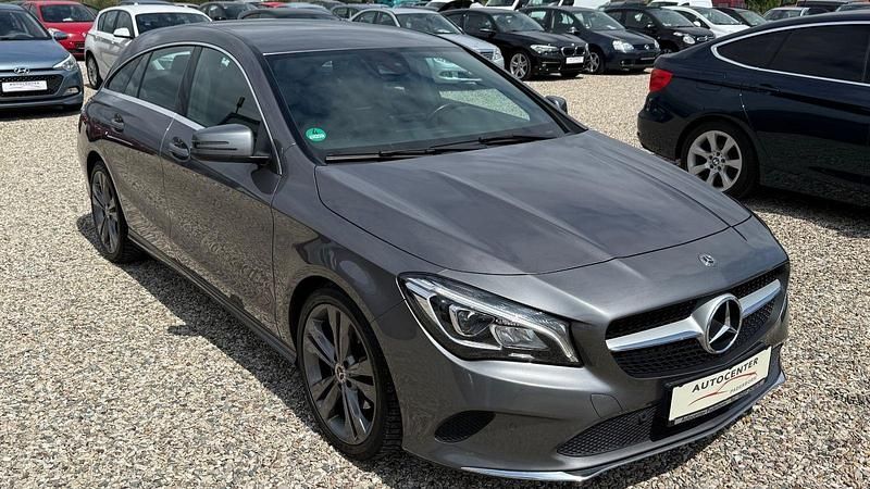 Grau Gebraucht 2017 Mercedes CLA200 Kombi | 14.990 € (Fairer Preis) - Bild 1/4