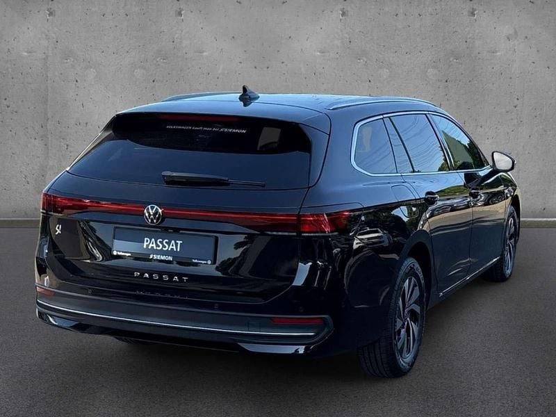 Neu VW Passat Business 150 PS (110 kW) 2025 Schwarz Kombi