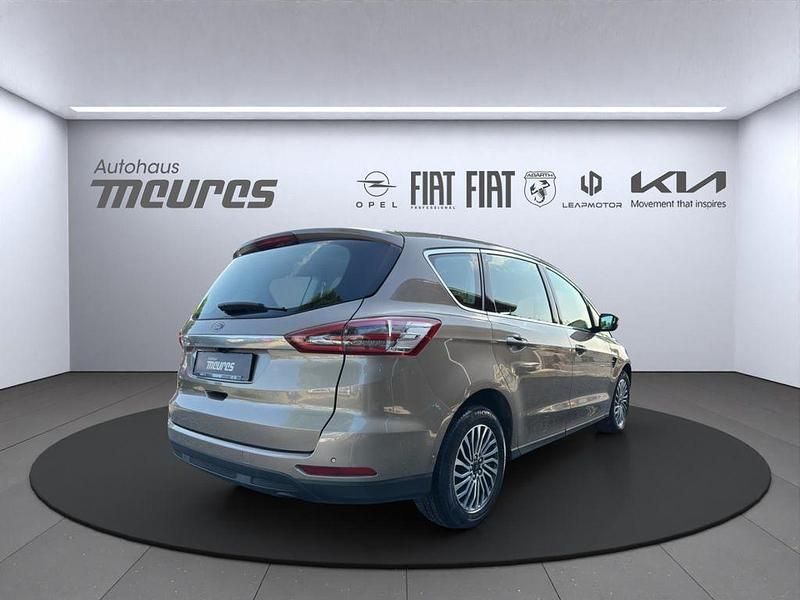 Gebraucht Ford S-MAX Titanium 165 PS (121 kW) 2019 Silber Van / Kleinbus