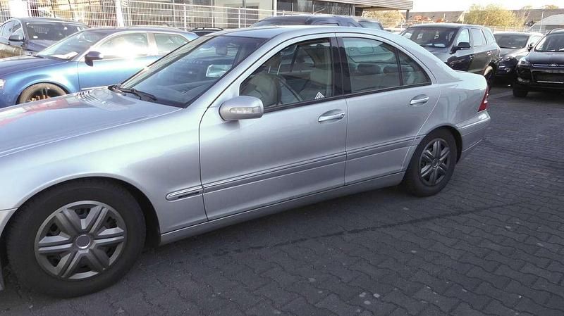 Gebraucht Mercedes C180 Elegance 143 PS (105 kW) 2003 Silber Limousine