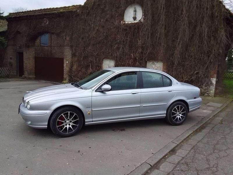 Silber Gebraucht 2006 Jaguar X-type Limousine | 4.500 € (Teuer) - Bild 1/4