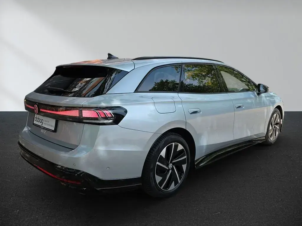Gebraucht VW ID.7 Pro 210 kW (286 PS) 2025 Silber Kombi