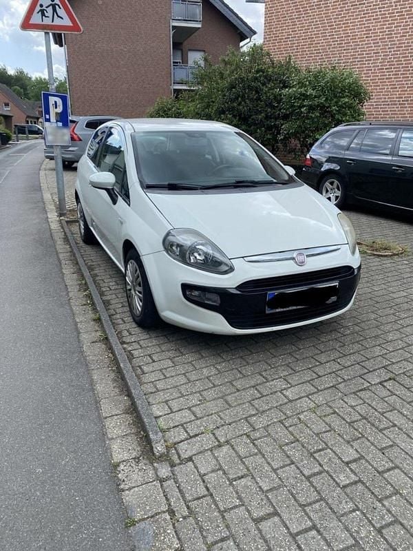 Gebraucht Fiat Punto 69 PS (50 kW) 2011 Weiß Kleinwagen