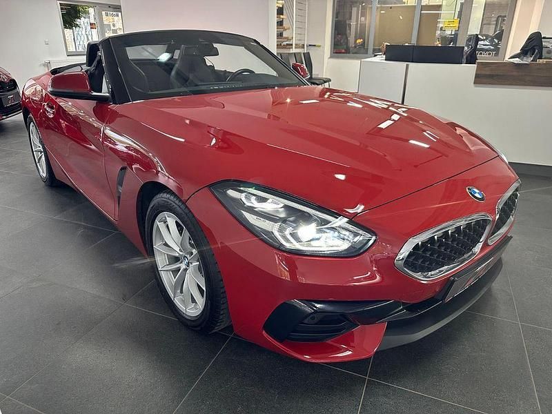 Rot Gebraucht 2021 BMW Z4 Advantage Cabrio | 32.700 € (Fairer Preis) - Bild 1/4