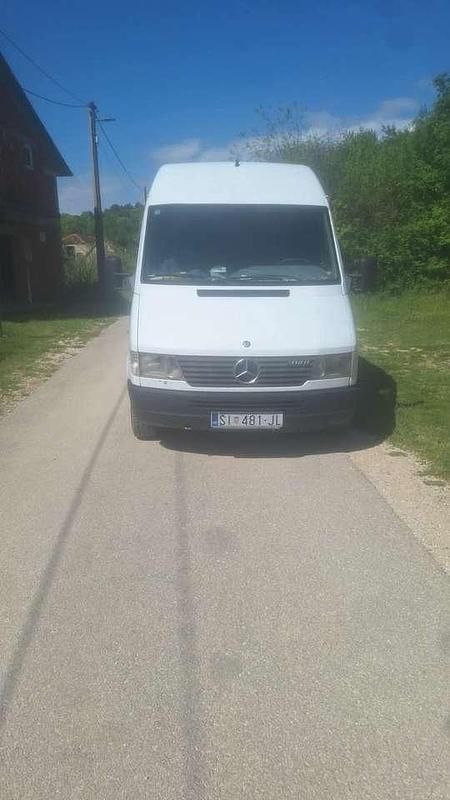 Używany Mercedes Sprinter 122 KM (89 kW) 1999 Van
