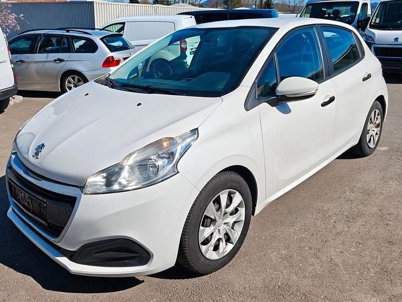 Gebraucht Peugeot 208 Style 99 PS (72 kW) 2018 Weiß Kleinwagen