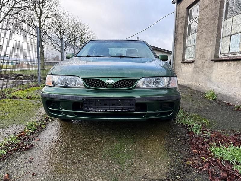 Grün Gebraucht 1999 Nissan Almera Limousine | 1.299 € (Superpreis) - Bild 1/4