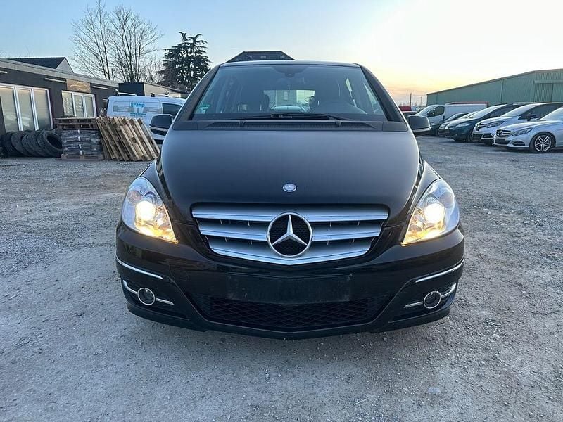Gebraucht Mercedes B180 109 PS (80 kW) 2011 Tridionsicherheitszelle schwa Van / Kleinbus