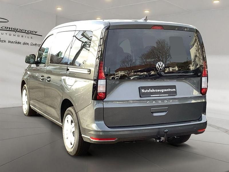 Neu VW Caddy Basis 116 PS (85 kW) 2025 Grau (indiumgrau metallic) Van / Kleinbus