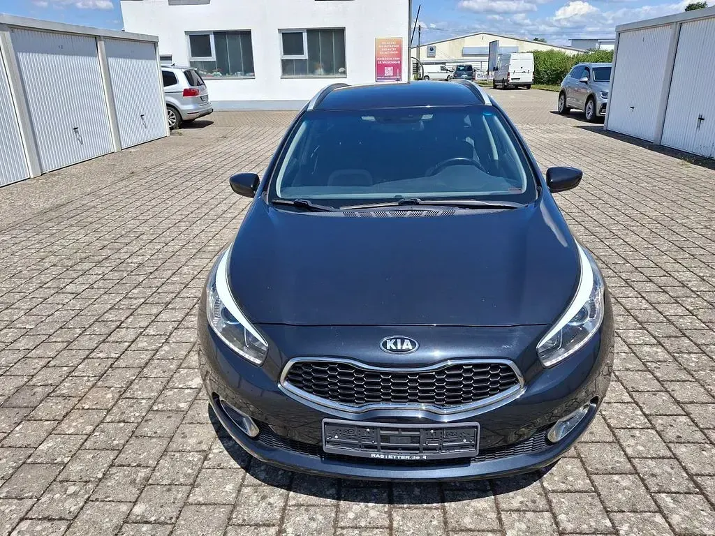 Gebraucht Kia Ceed Sportswagon 135 PS (99 kW) 2015 Schwarz Kombi