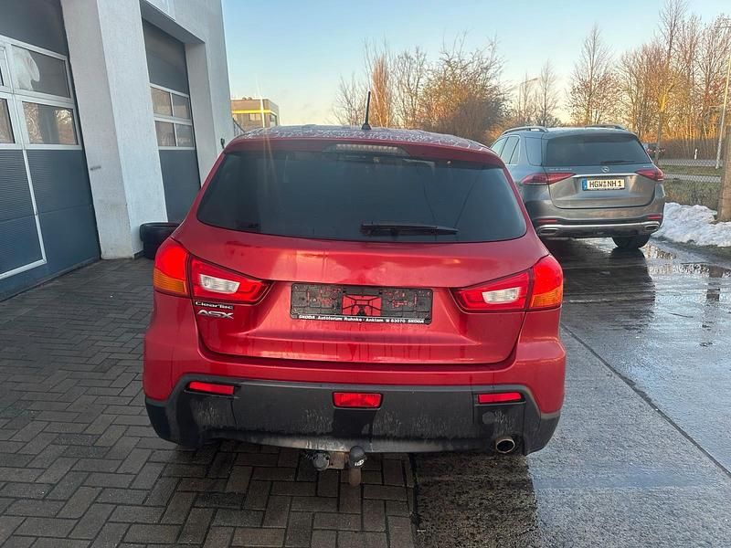 Gebraucht Mitsubishi ASX 150 PS (110 kW) 2011 Rot SUV