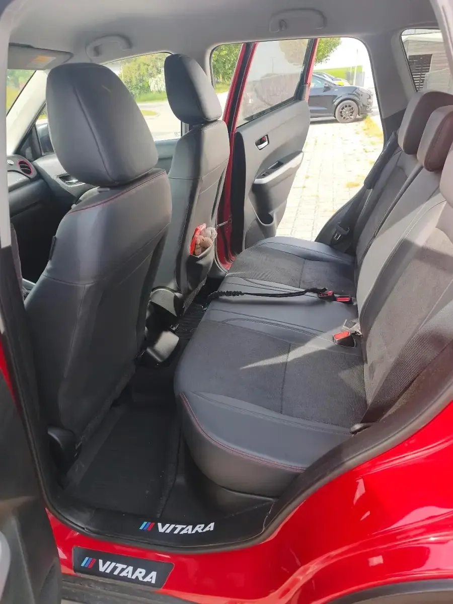 Gebraucht Suzuki Vitara 140 PS (102 kW) 2018 Rot SUV