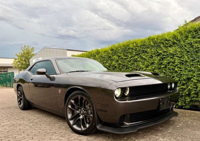 Braun Gebraucht 2022 Dodge Challenger Coupé | 35.999 € (Superpreis) - Bild 1/4