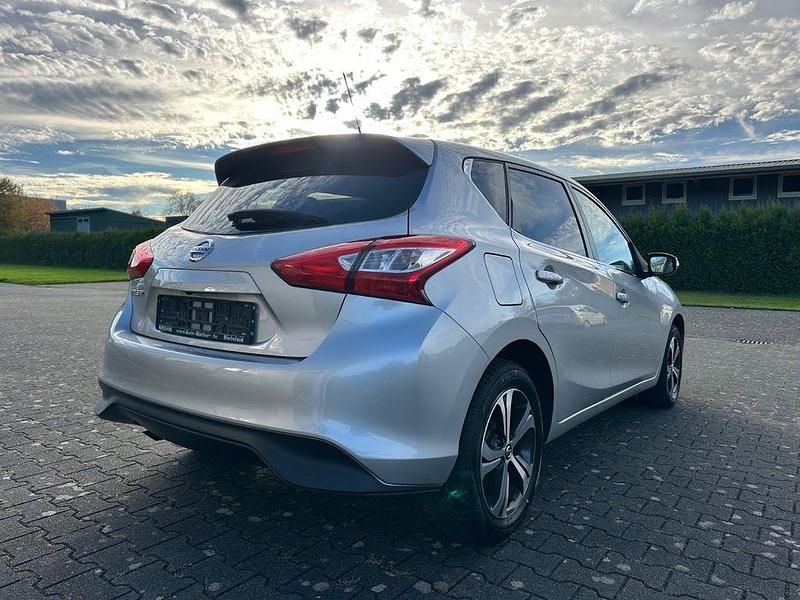 Gebraucht Nissan Pulsar 116 PS (85 kW) 2018 Silber Limousine