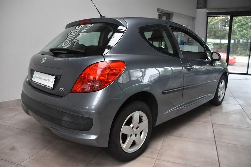 Gebraucht Peugeot 207 Urban Move 95 PS (69 kW) 2008 Grau Kleinwagen