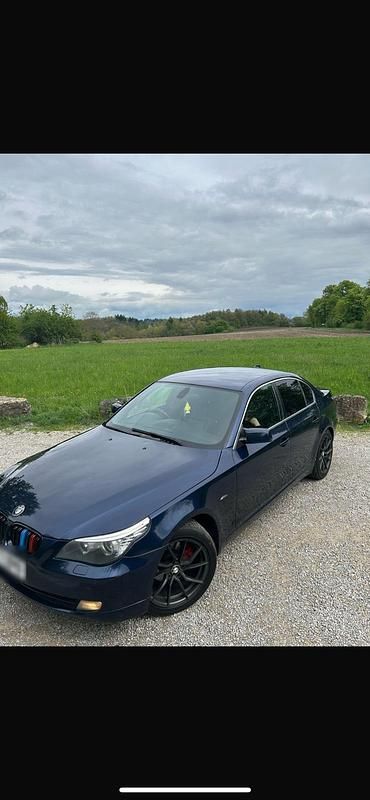 Gebraucht BMW 520 163 PS (119 kW) 2007 Blau Limousine