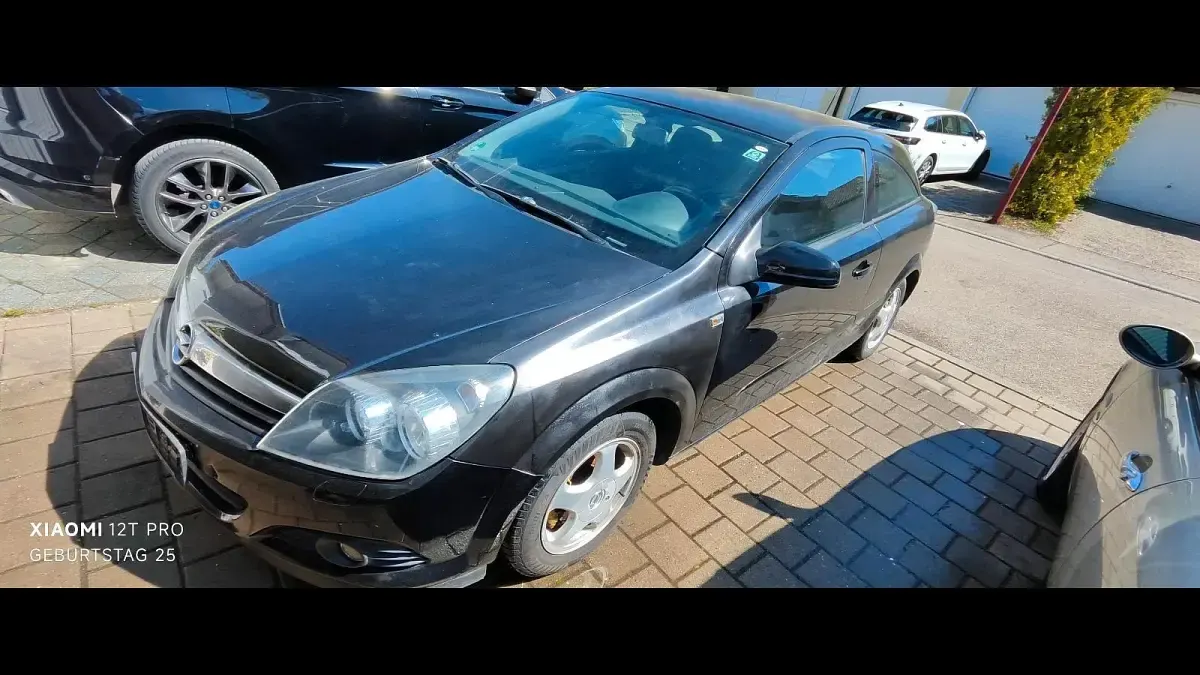 Second-hand Opel Astra 105 CP (77 kW) 2006 Negru Coupe