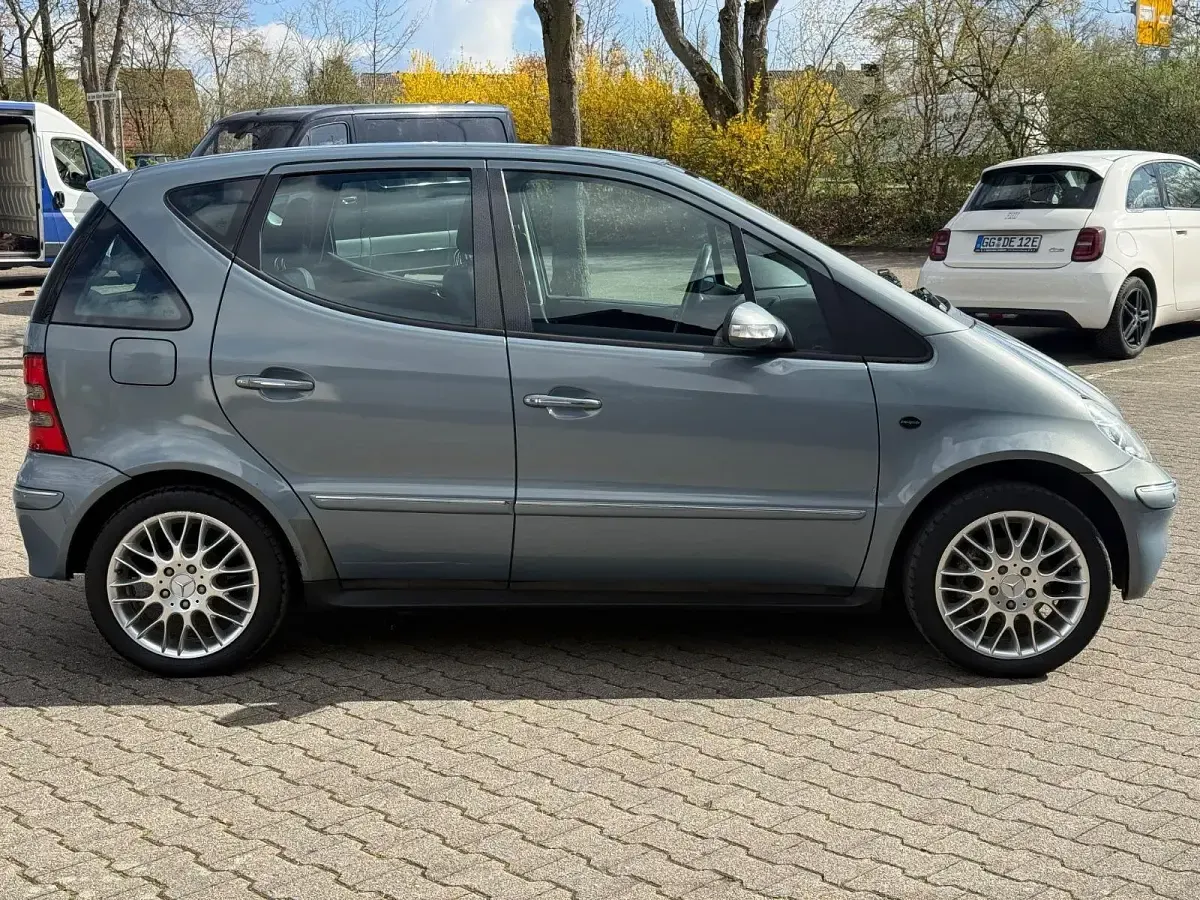 Gebraucht Mercedes A140 Avantgarde 82 PS (60 kW) 2004 Blau Van / Kleinbus