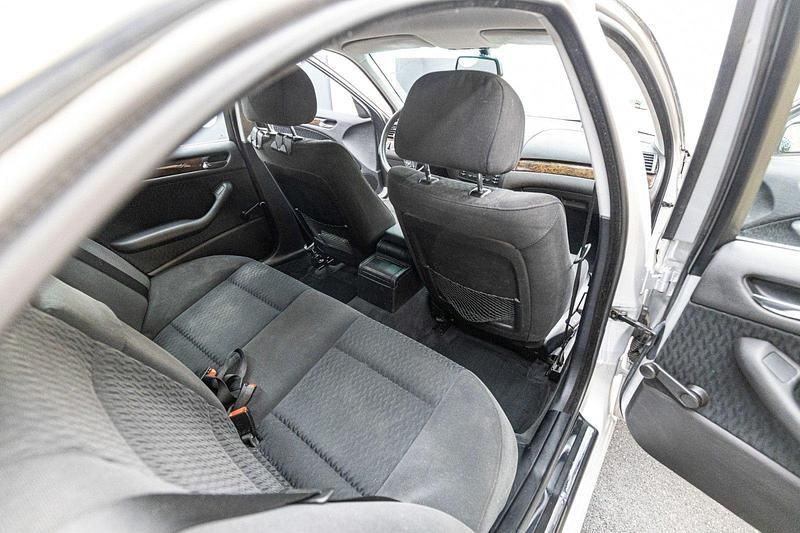 Second-hand BMW 320 150 CP (110 kW) 1998 Argintiu Berlinǎ