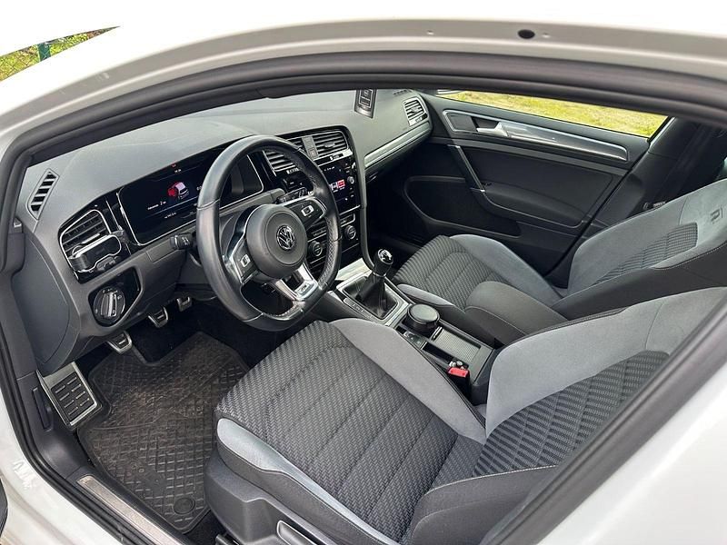 Gebraucht VW Golf VII R-line 150 PS (110 kW) 2020 Weiß Limousine