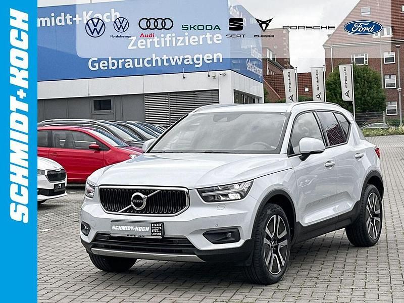 Weiß Gebraucht 2019 Volvo XC40 Momentum SUV | 23.990 € (Fairer Preis) - Bild 1/4